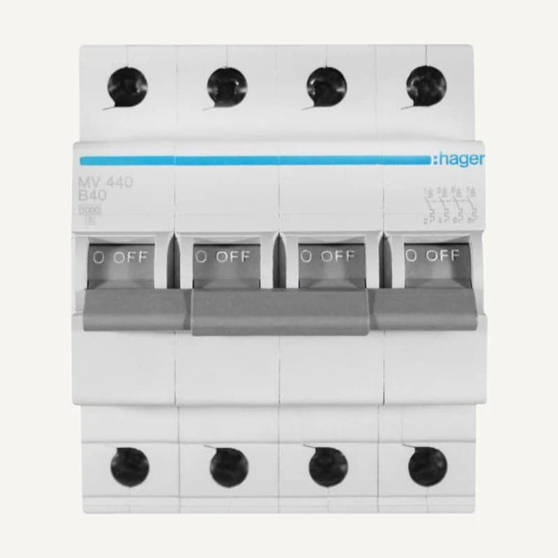 Illustration de gamme — Visuel représentatif — disjoncteur 4P. Modèle, variante et configuration exacte du stock non confirmés.